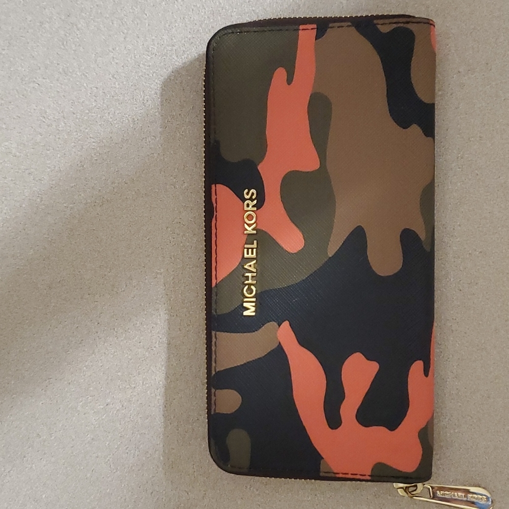 Authentic new Michael Kors Camo Wallet large